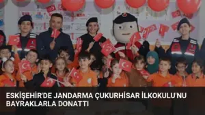 Eskişehir'de Jandarma Çukurhisar İlkokulu'nu Bayraklarla Donattı