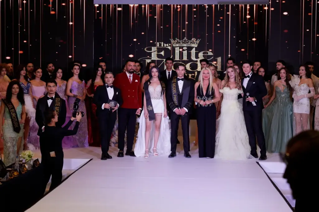 Elite Model Türkiye finalistleri podyumda ter döktü